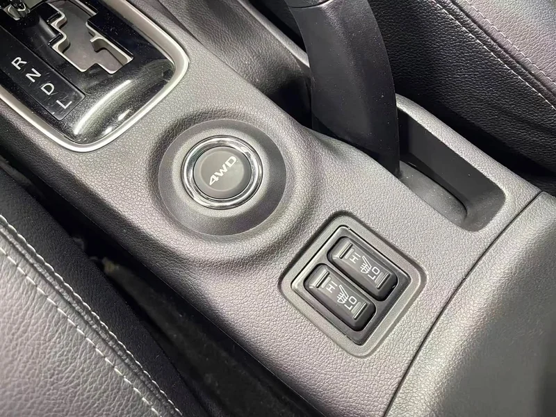 Mitsubishi Outlander — фото 7