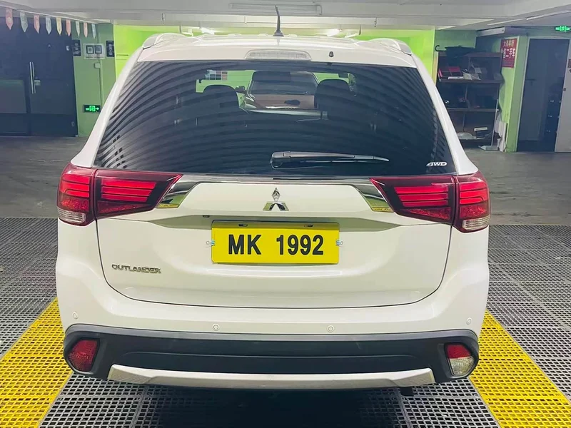 Mitsubishi Outlander — фото 9