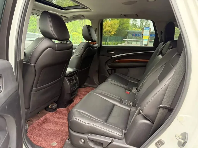 Acura MDX — фото 10