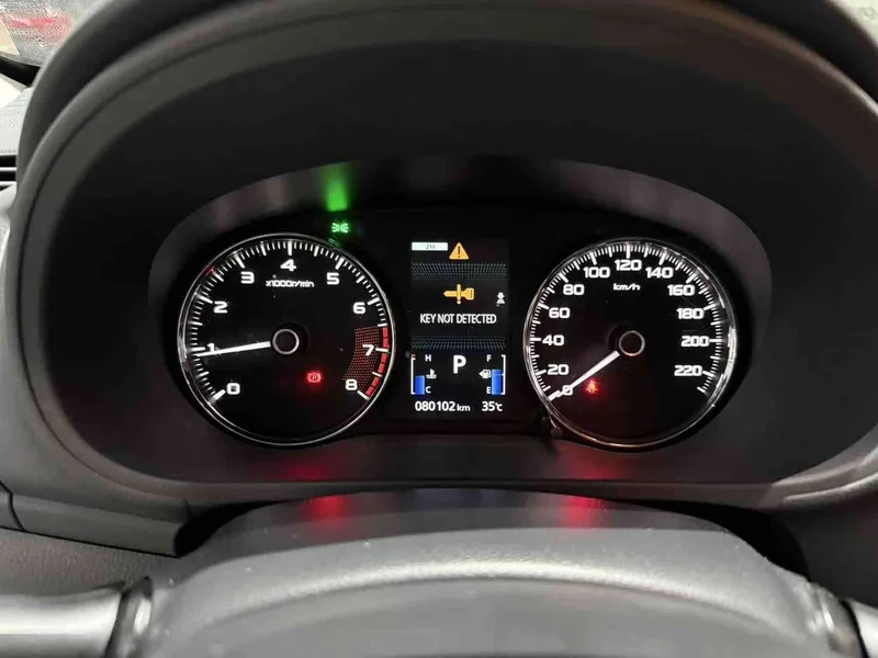 Mitsubishi Pajero Sport (Imported) — фото 6