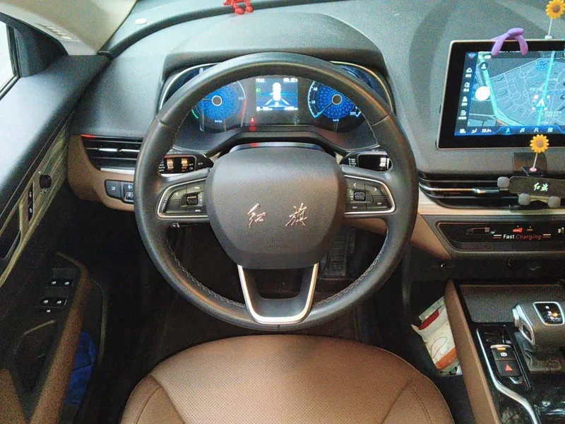 Hongqi E-QM5 — фото 6