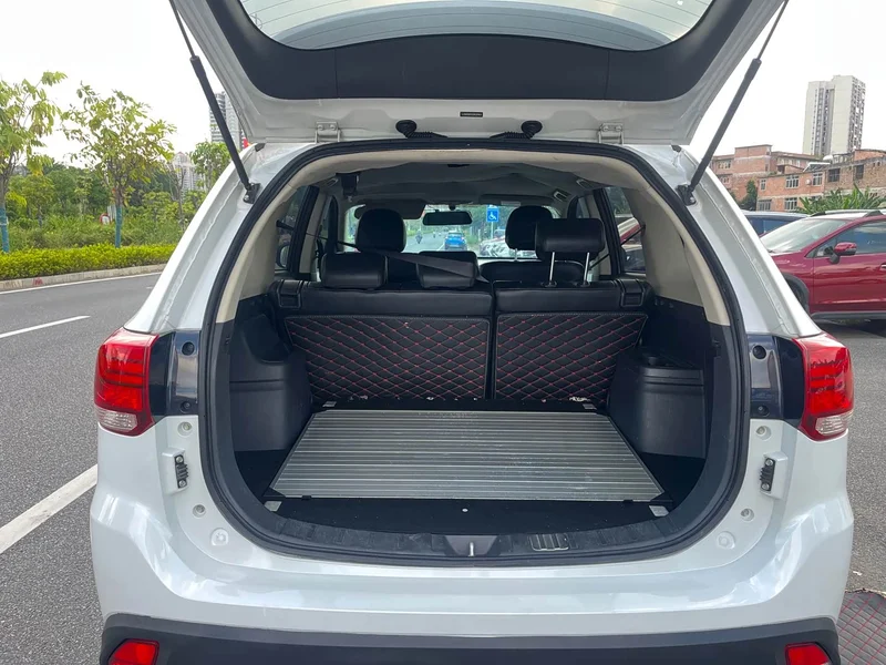Mitsubishi Outlander — фото 9