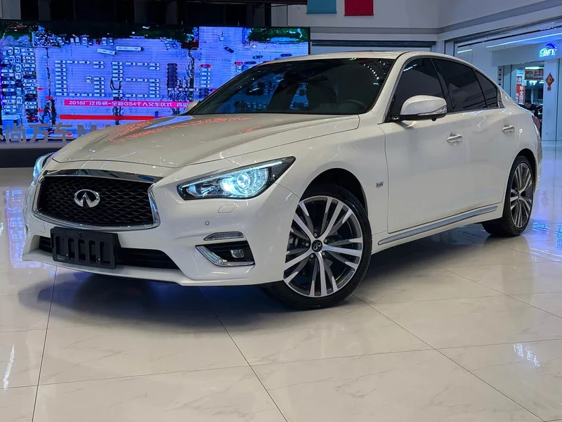 Infiniti Q50L — фото 1