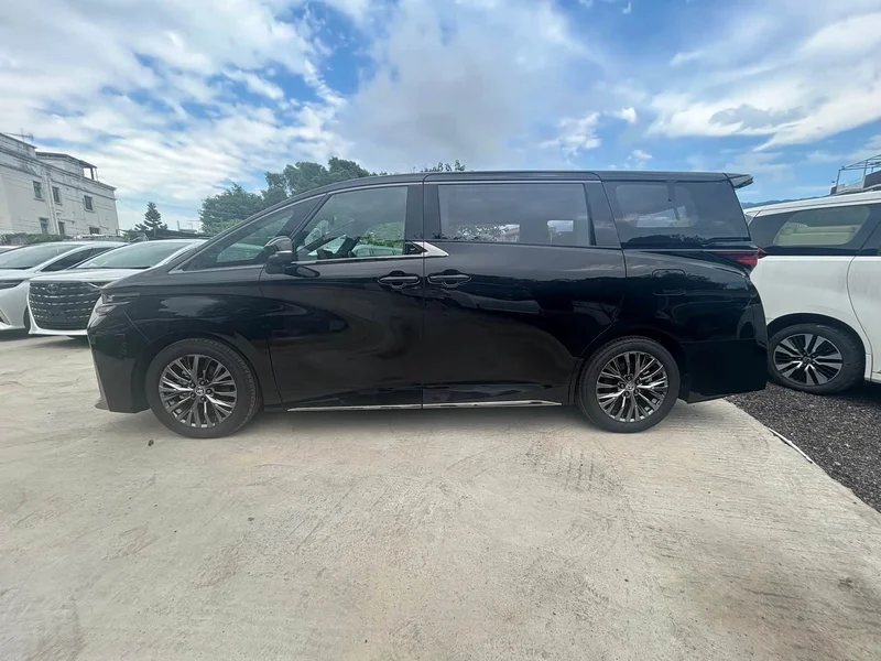 Toyota Vellfire — фото 4