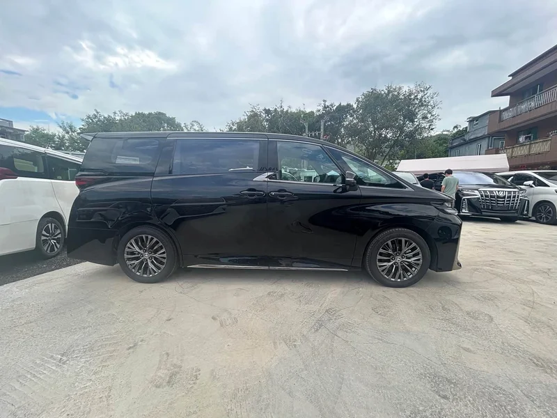 Toyota Vellfire — фото 5