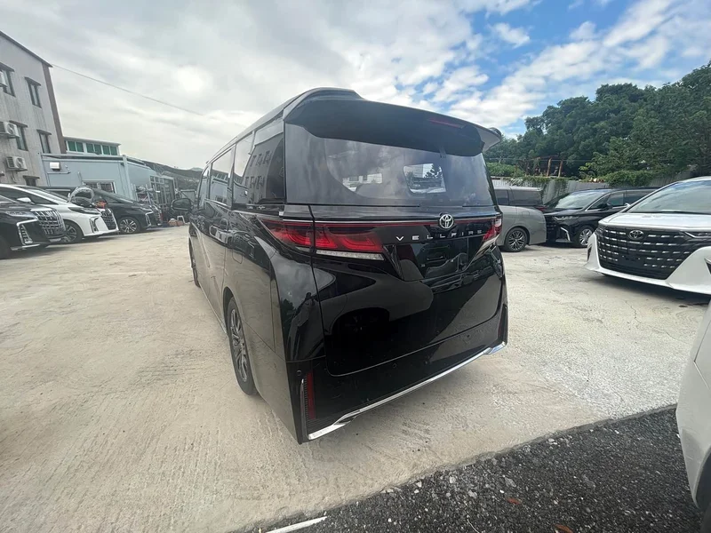 Toyota Vellfire — фото 8