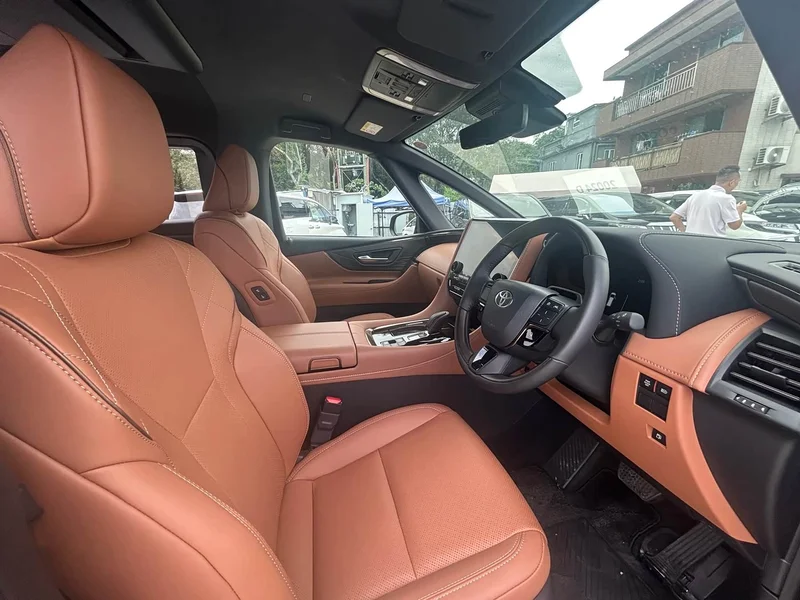 Toyota Vellfire — фото 10