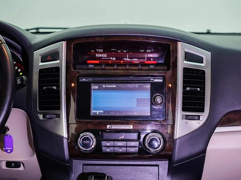 Mitsubishi Pajero (Imported) — фото 13
