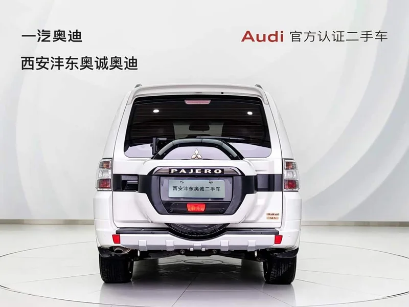 Mitsubishi Pajero (Imported) — фото 4