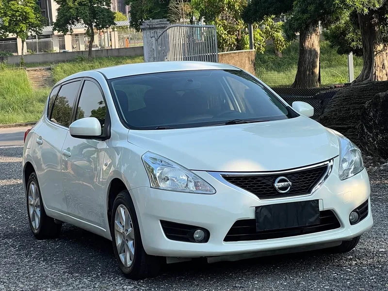 Nissan Tiida — фото 3