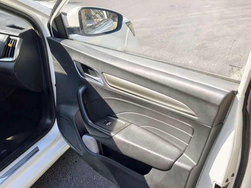 Roewe i6 Classic — фото 13