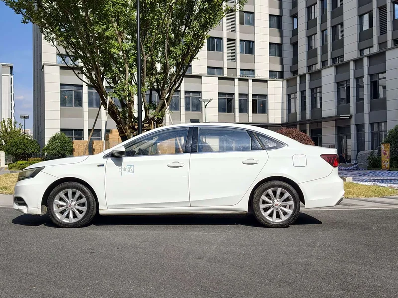 Roewe i6 Classic — фото 2