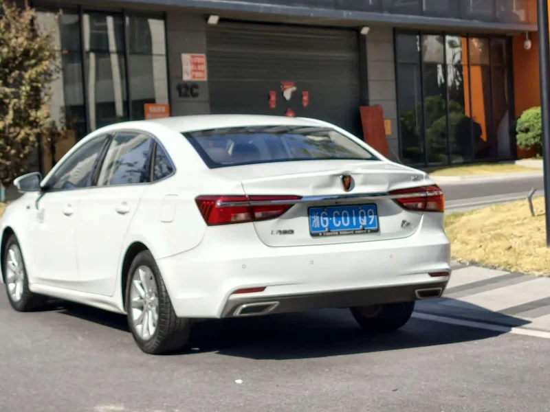 Roewe i6 Classic — фото 3