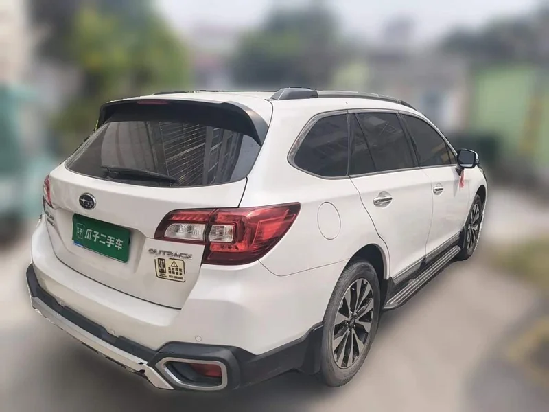 Subaru Outback — фото 4