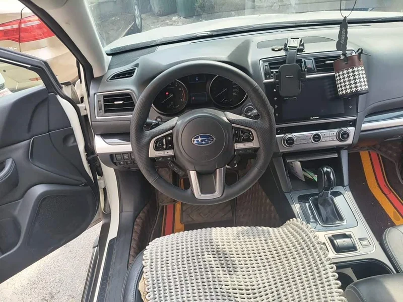 Subaru Outback — фото 6