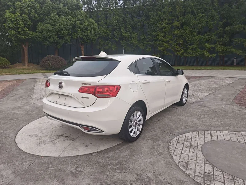 Hyundai i30 — фото 9