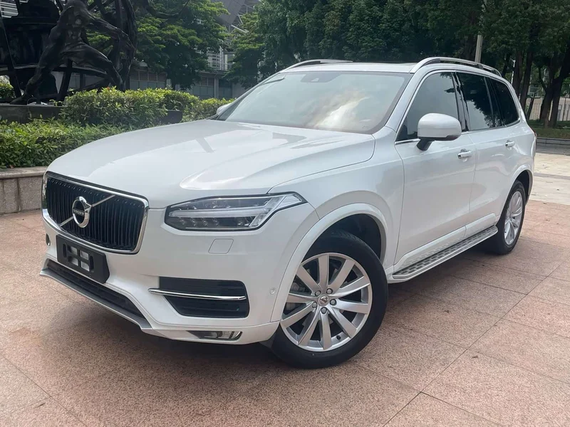 Volvo XC90 — фото 1