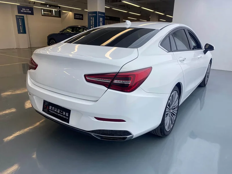Hongqi H5 — фото 17