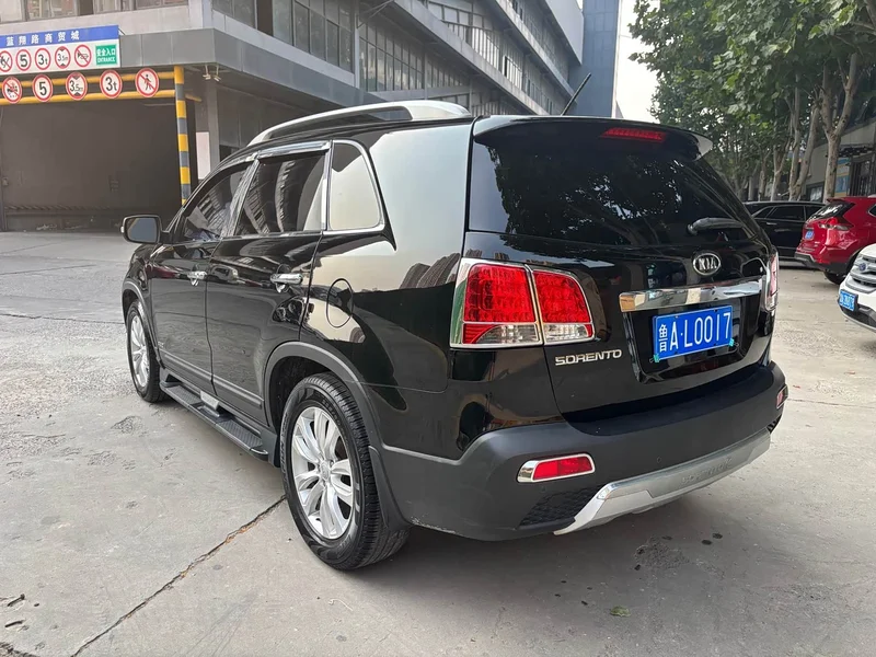 Kia Sorento — фото 15