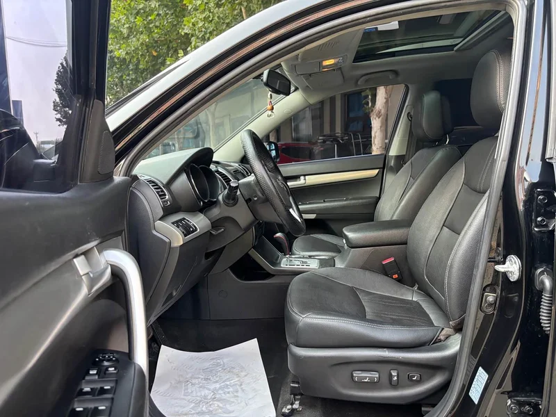 Kia Sorento — фото 4