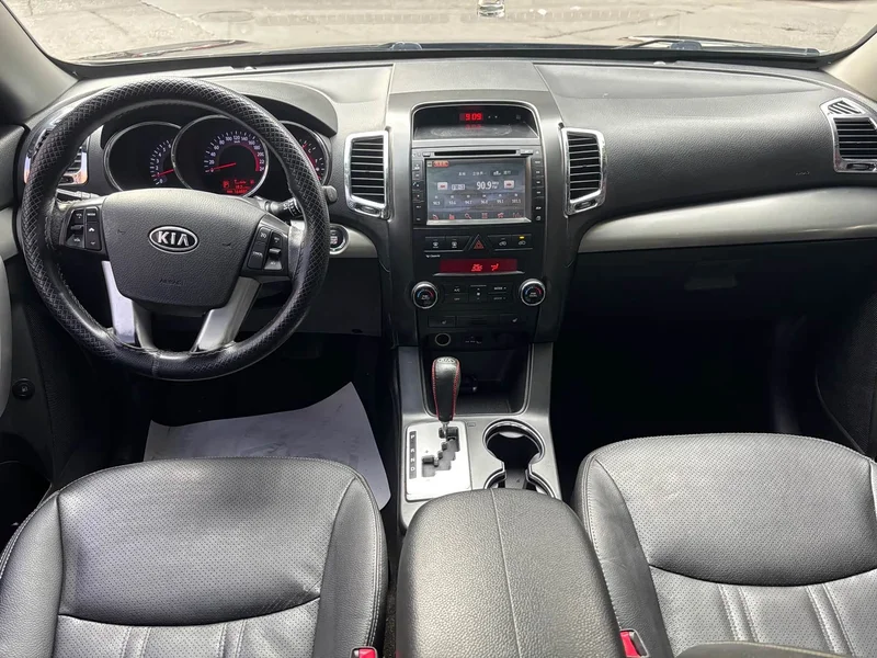 Kia Sorento — фото 5