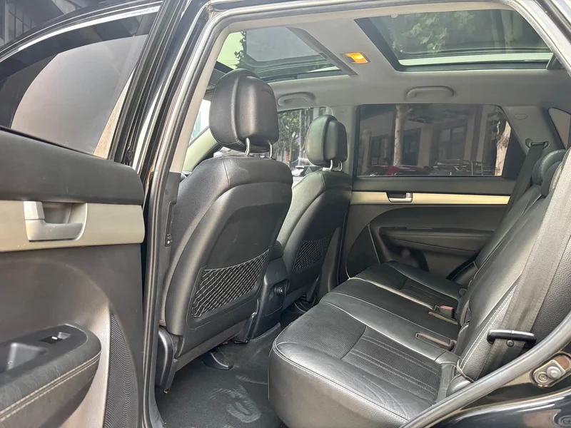 Kia Sorento — фото 6