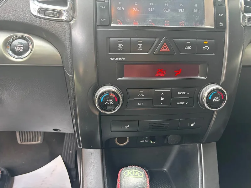 Kia Sorento — фото 7