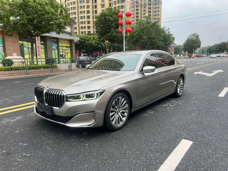 BMW 7-Series — фото 1