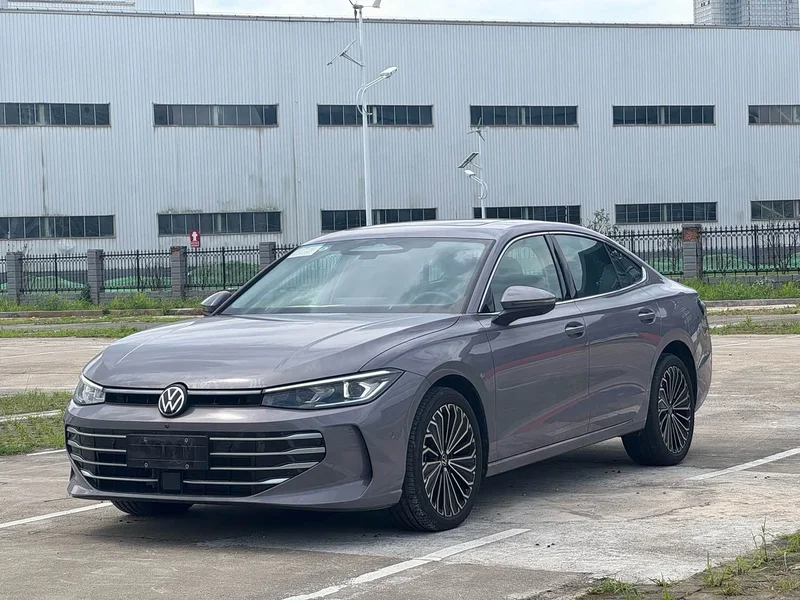 Volkswagen Passat — фото 1