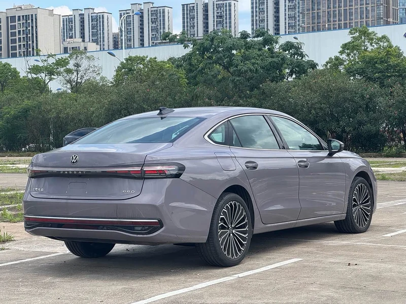 Volkswagen Passat — фото 10
