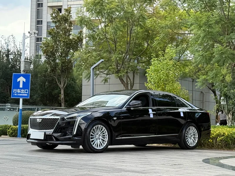 Cadillac CT6 — фото 1