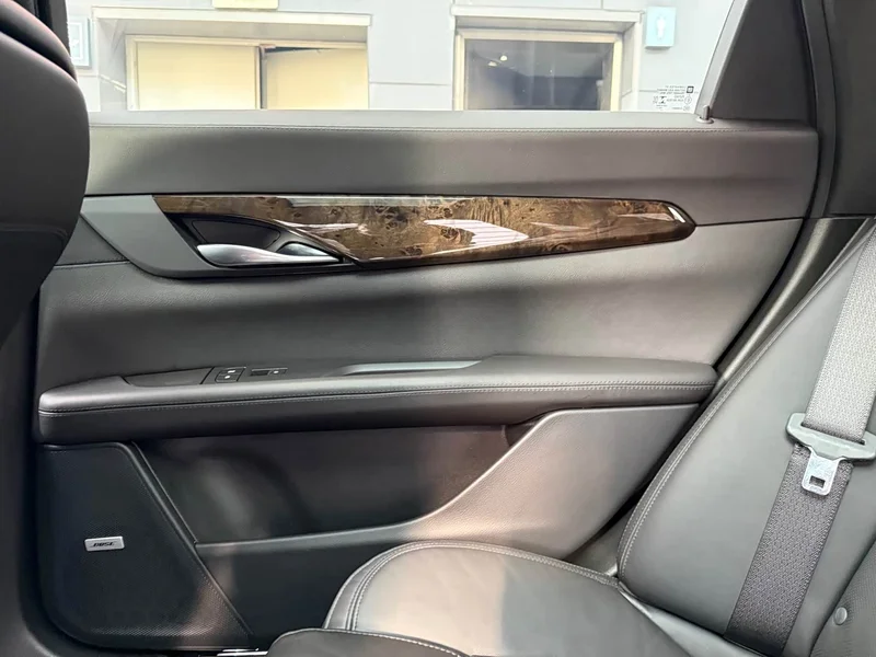 Cadillac CT6 — фото 35