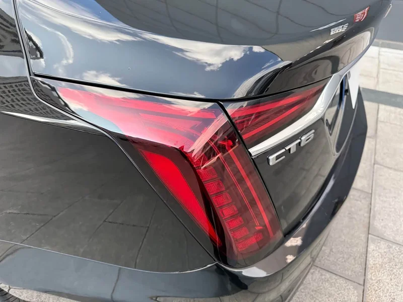 Cadillac CT6 — фото 39