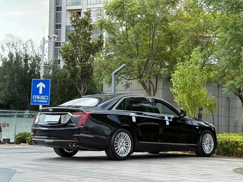 Cadillac CT6 — фото 7