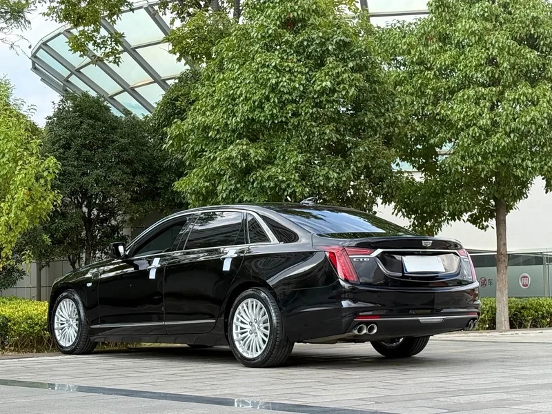 Cadillac CT6 — фото 9