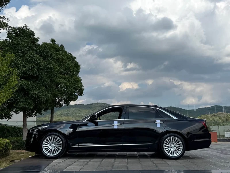 Cadillac CT6 — фото 10