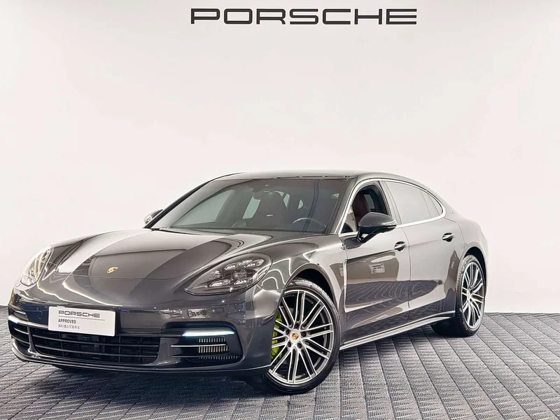 Porsche Panamera — фото 1