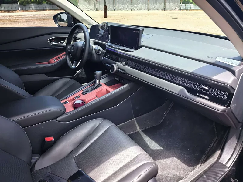 Honda Accord — фото 10