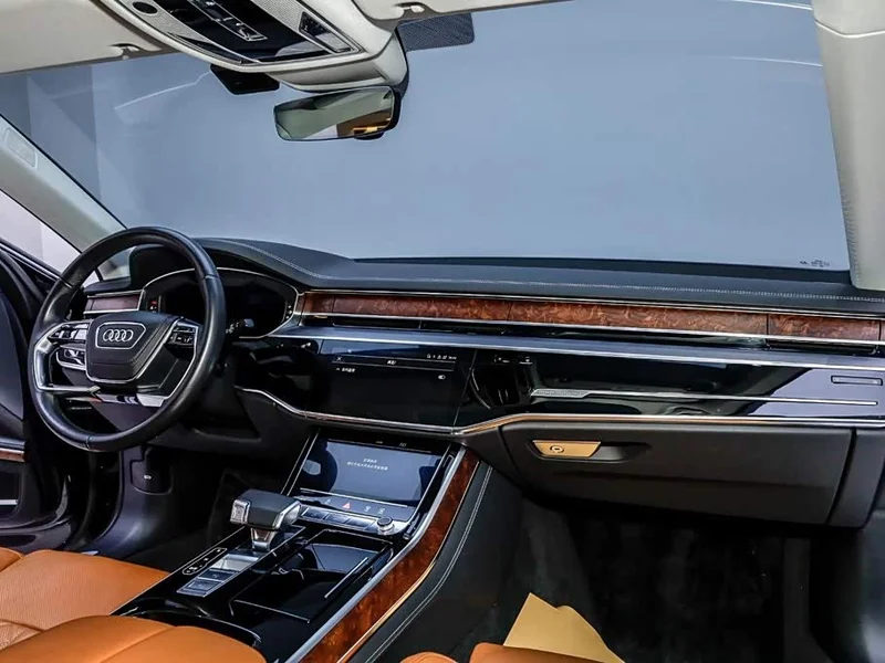 Audi A8 — фото 13