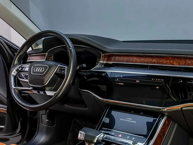 Audi A8 — фото 14