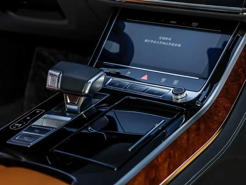 Audi A8 — фото 15