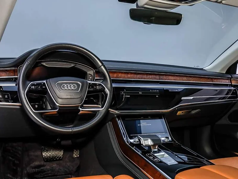 Audi A8 — фото 19