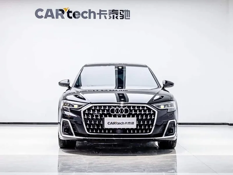 Audi A8 — фото 2