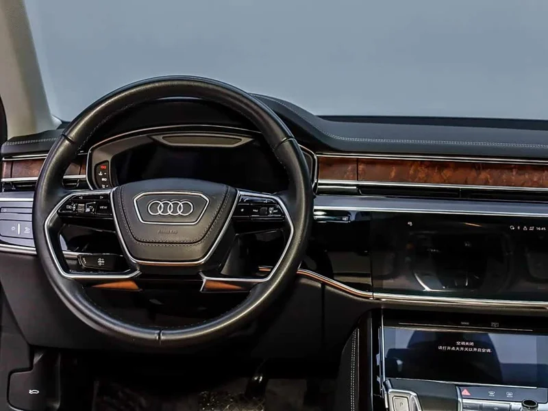 Audi A8 — фото 22