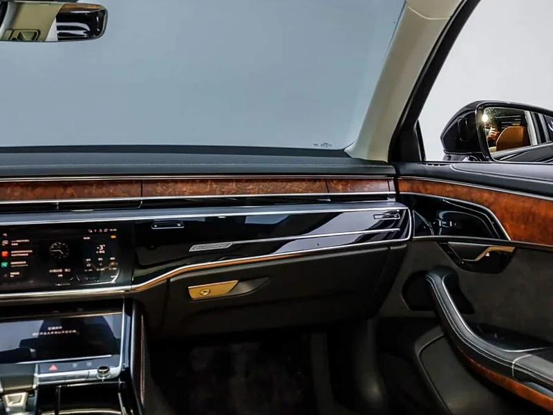 Audi A8 — фото 23