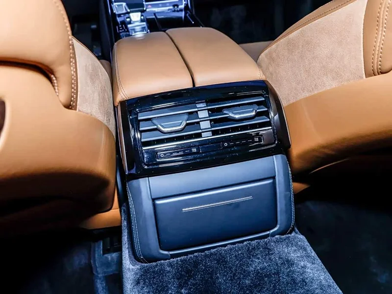 Audi A8 — фото 24