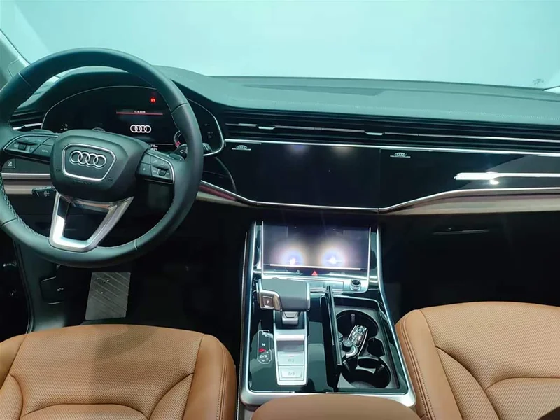 Audi Q7 — фото 6