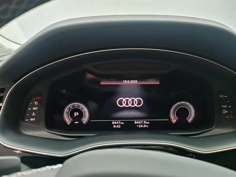 Audi Q7 — фото 10