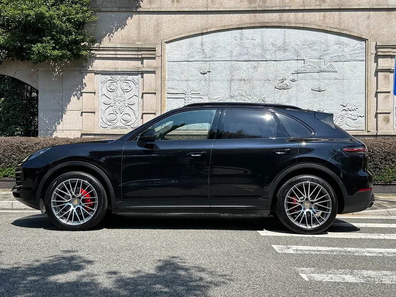 Porsche Cayenne — фото 3