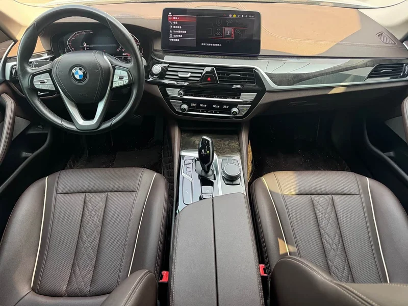 BMW 5-Series — фото 12